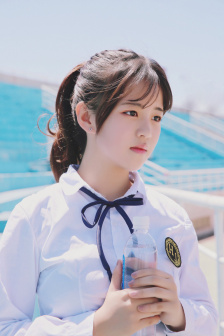 隔壁的女